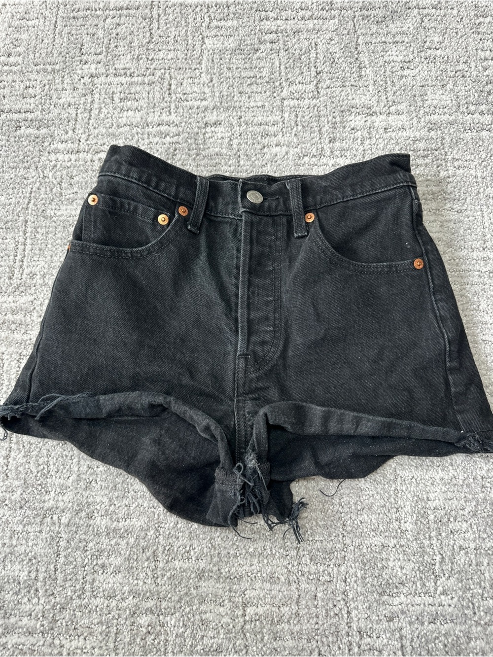 Levi’s Ribcage High-Waist Denim Shorts | Size 24 - Picture 3 of 13